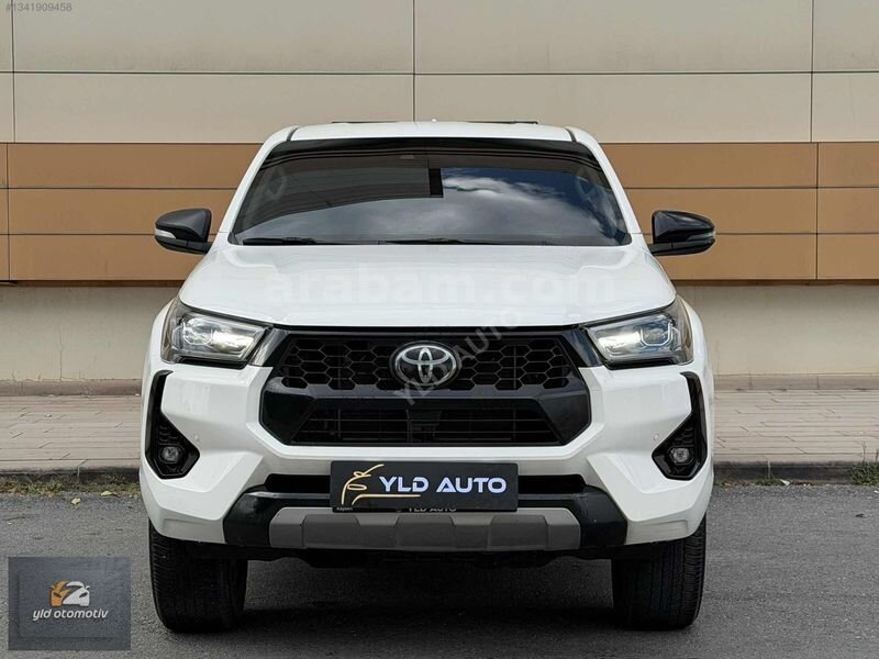 BOYASIZ 28 BİN KM'DE 2024 MODEL HİLUX 4X4 %20 FATURA DAC