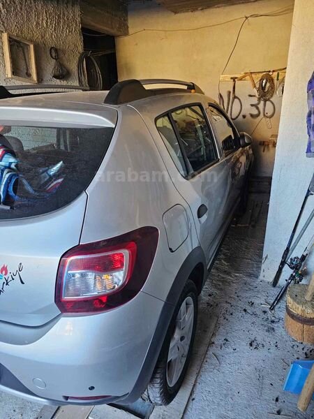 2016 Model Dacia stepway 2.sahibinden Hatasız Boyasız. Sadece 40 bin. Kilometrede 2