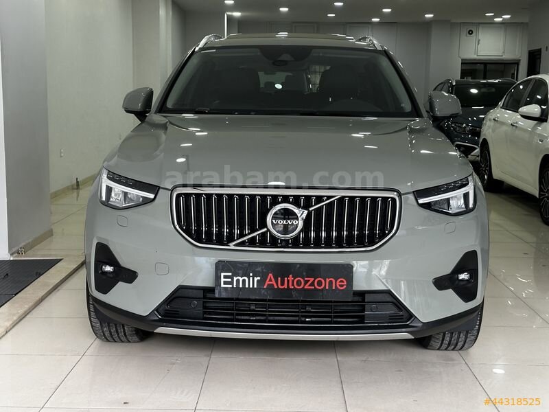 EMİR AUTO ' DAN 2022 VOLVO XC40 1,5 T2 PLUS BRİGHT 45,000 KM DE 2