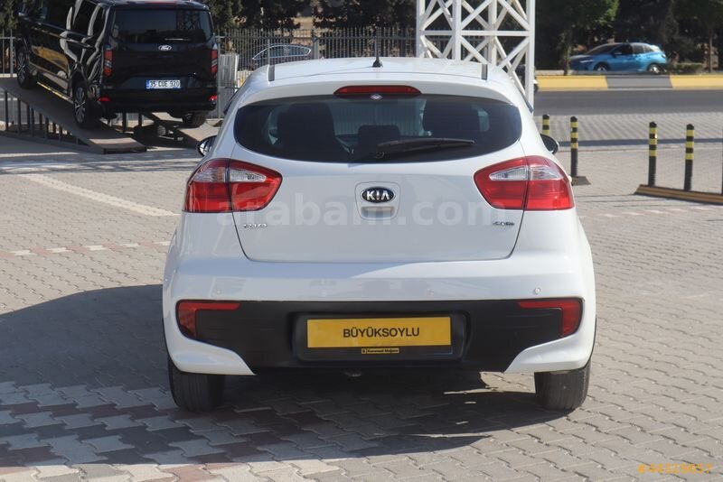 BÜYÜKSOYLU FİLO/2015 MODEL KIA RIO 1.4 CRDI COMFORT 90 HP 7