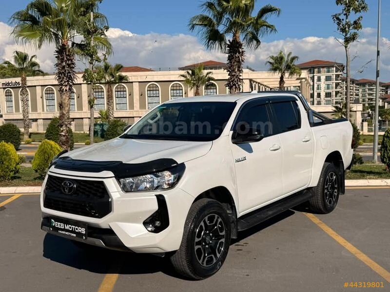 2024-TOYOTA-HİLUX-4X2-HATASIZ-BOYASIZ-TRAMERSİZ/SERVİS BAKIMLI