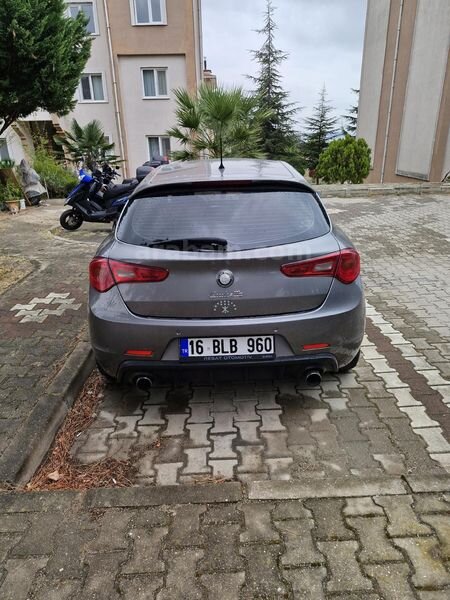 Sahibinden Alfa Romeo Giulietta 1.6 JTD Progression Plus 2012 Model 189.000 KM Gri 7