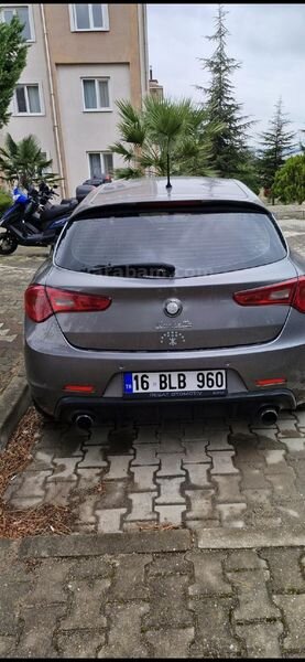 Sahibinden Alfa Romeo Giulietta 1.6 JTD Progression Plus 2012 Model 189.000 KM Gri 5