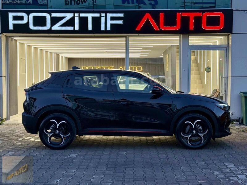 2025 Junior Ibrida 1.2 MHEV Speciale+ HATASIZ 4