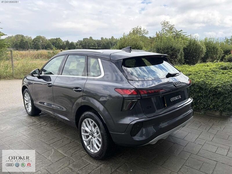 2025 AUDİ Q3 SUV 110 KW ADVANCED STRONIC YENİ KASA- CAM TAVAN 7