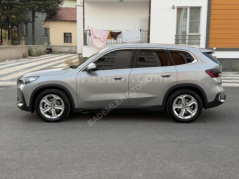 HATASIZ 2024 MODEL BMW İX1 eDRİVE20 X LİNE 27 BİN KM 4