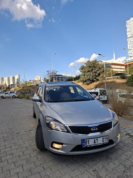 Sahibinden Tam Otomatik Kia Ceed 1.6 CRDi Concept SW 2010 Model 2