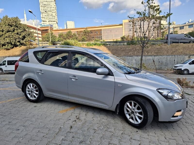 Sahibinden Tam Otomatik Kia Ceed 1.6 CRDi Concept SW 2010 Model 4