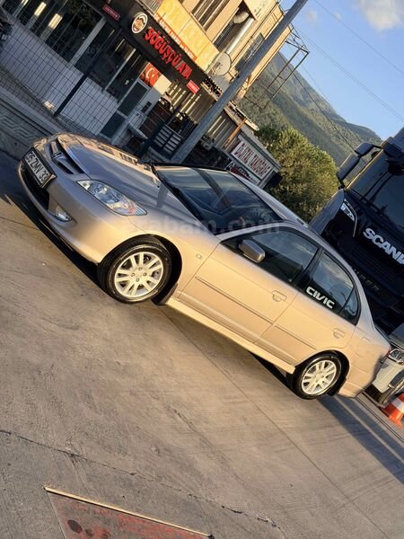 Sahibinden Honda Civic 1.6i VTEC ES 2005 Model