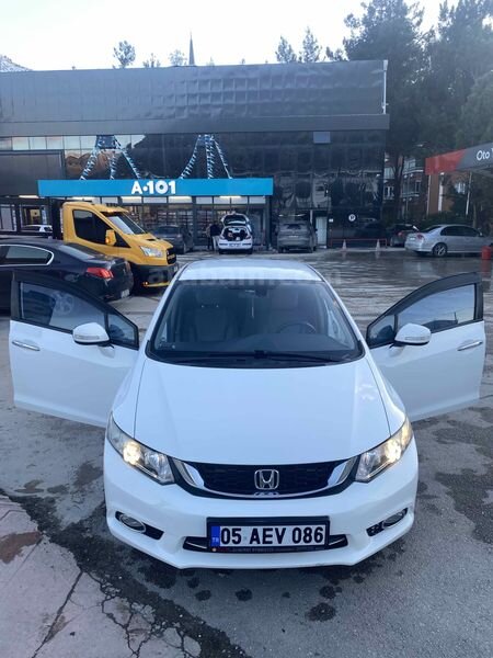 Sahibinden Honda Civic 1.6i VTEC Eco Premium 2014 Model