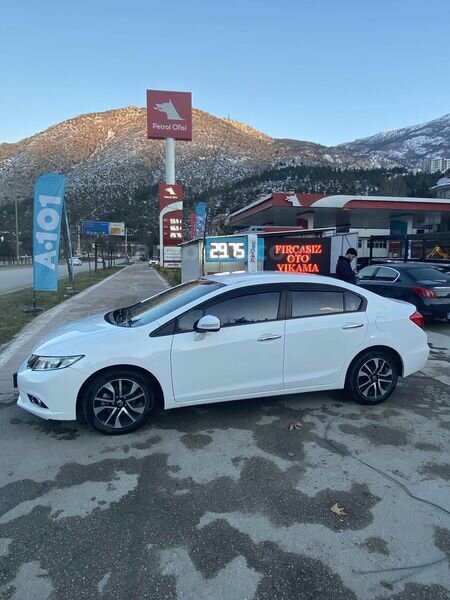 Sahibinden Honda Civic 1.6i VTEC Eco Premium 2014 Model 5