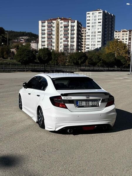 Sahibinden Honda Civic 1.6i VTEC Eco Executive 2015 Model 7