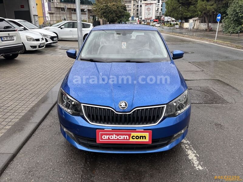 Galeriden Skoda Fabia 1.2 TSI Style 2016 Model İstanbul 36.964 KM Mavi
