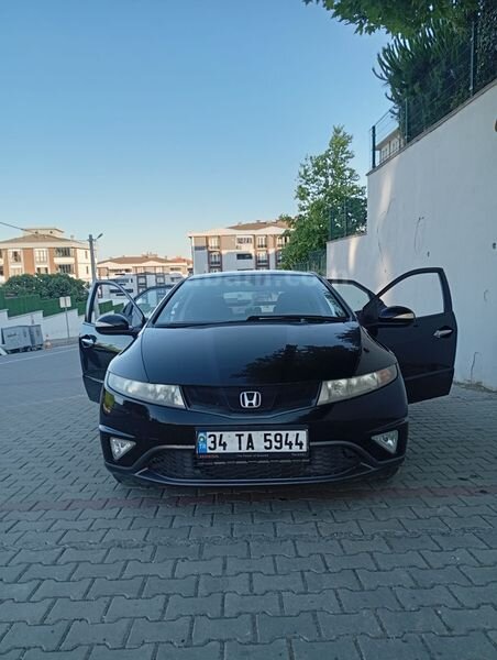 Honda Civic Comfort 1.4 5K Hatchback 2