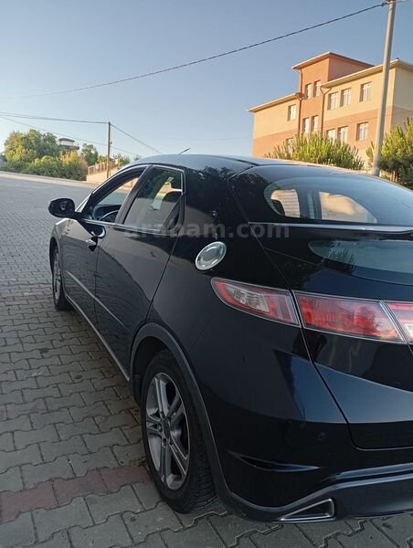 Honda Civic Comfort 1.4 5K Hatchback 4