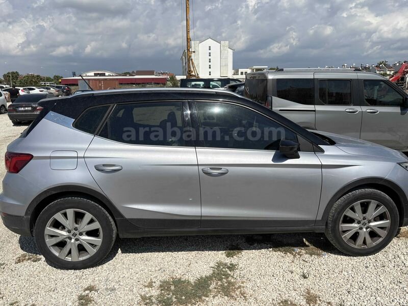 Sahibinden Seat Arona 1.0 EcoTSI Xperience 2021 Model 61.500 KM Gri 3