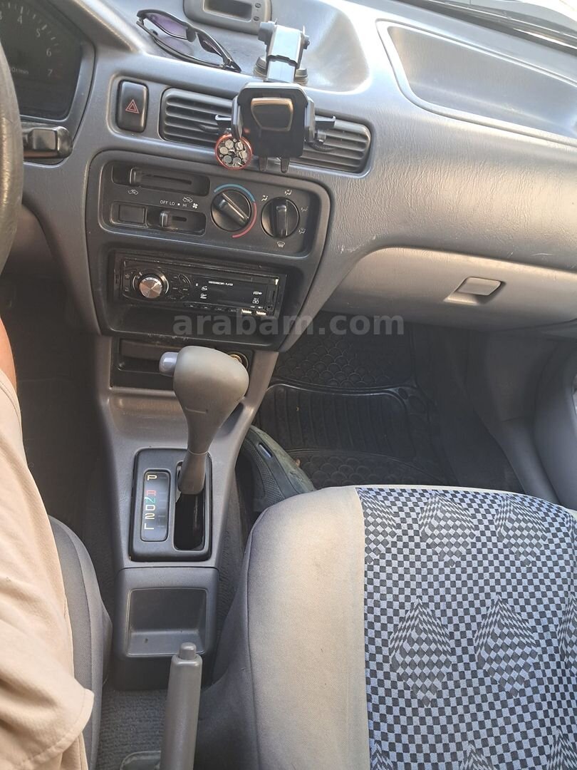 Hasar Kayıtsız Otomatik Toyota 4