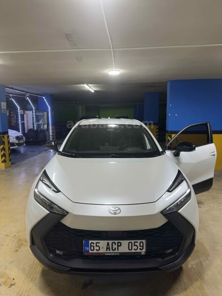 Sahibinden Toyota C-HR 1.8 Hybrid Flame 2024 Model 1