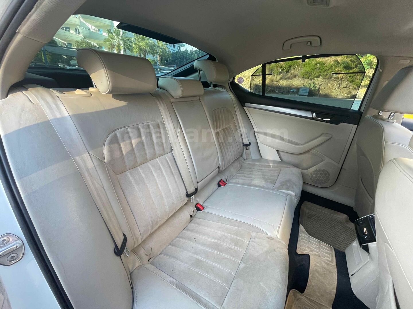 Sahibinden Skoda SuperB 1.6 TDI Prestige 2016 Model 242.000 KM Beyaz 6