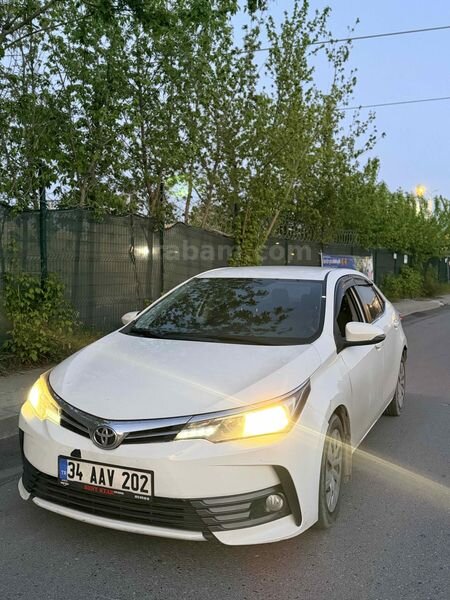 Sahibinden Toyota Corolla 1.4 D-4D Touch 2017 Model İstanbul 198.000 KM Beyaz 3