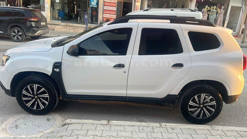 Sahibinden Dacia Duster 1.5 BlueDCI Comfort 2022 Model 100.000 KM Beyaz