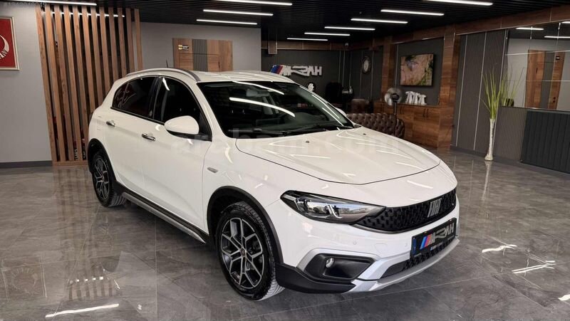 2023 EGEA CROSS 1.6 MULTİJET LOUNGE OTOMATİK %20 KDV HATASIZ