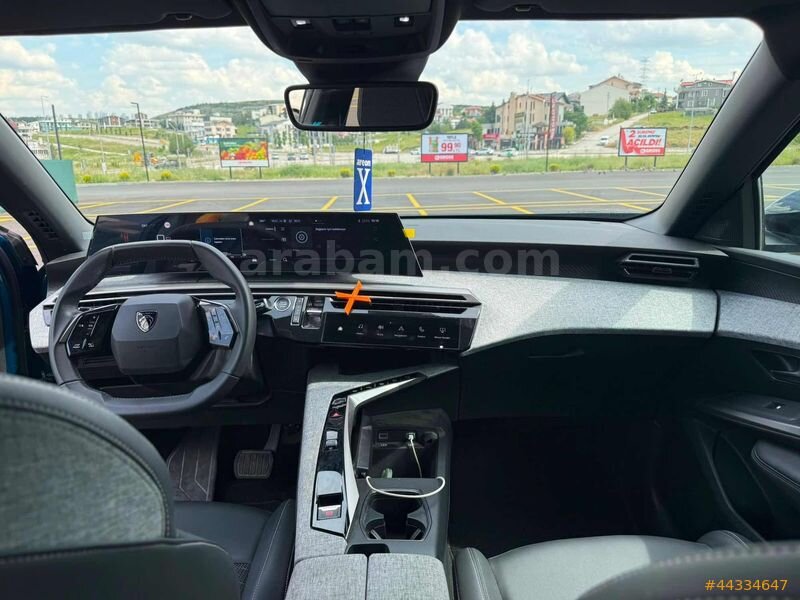 25 ÇIKIŞ HATASIZ LANSMAN RENK PEUGEOT 3008 1.2 HYBRID 26.KM CAM 7