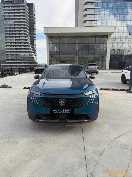 25 ÇIKIŞ HATASIZ LANSMAN RENK PEUGEOT 3008 1.2 HYBRID 26.KM CAM