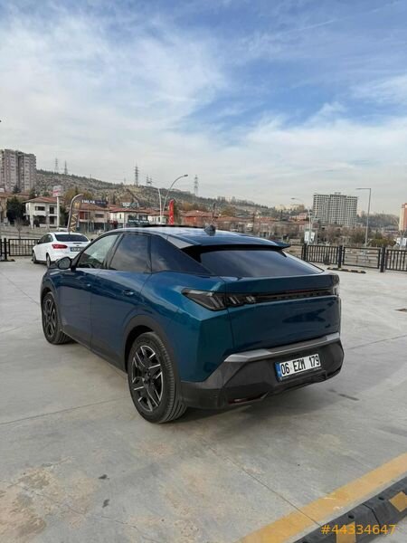 25 ÇIKIŞ HATASIZ LANSMAN RENK PEUGEOT 3008 1.2 HYBRID 26.KM CAM 6