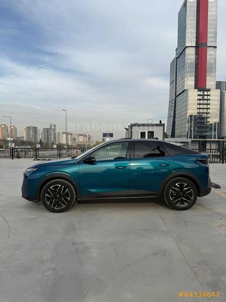 25 ÇIKIŞ HATASIZ LANSMAN RENK PEUGEOT 3008 1.2 HYBRID 26.KM CAM 3