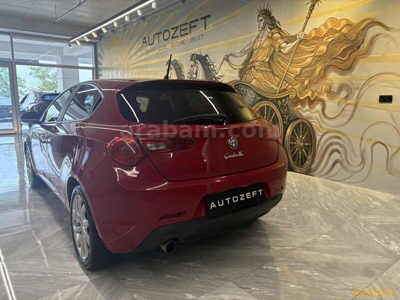 FIRSAT 2013 ALFA ROMEO GIULIETTA 1.4 170 HP OTOMATİK CAM TAVAN 5