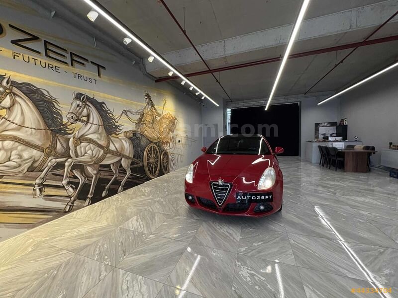 FIRSAT 2013 ALFA ROMEO GIULIETTA 1.4 170 HP OTOMATİK CAM TAVAN