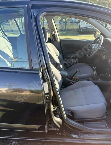 Sahibinden Nissan Almera 1.5 Tekna 2005 Model Çanakkale 307.000 KM Siyah 5