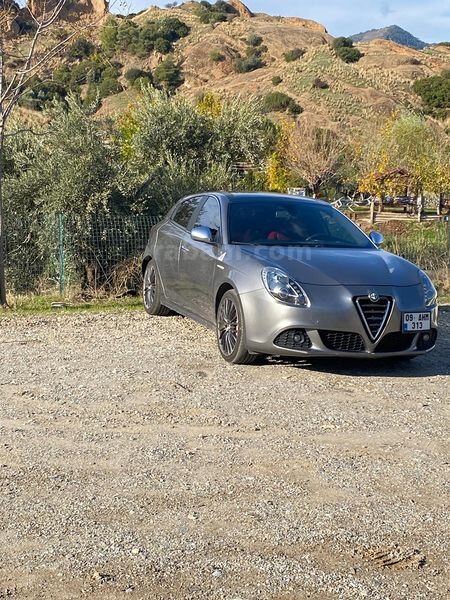Sahibinden Alfa Romeo Giulietta 1.4 TB MultiAir Distinctive 2011 Model 2