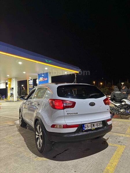 Sahibinden Kia Sportage 2.0 CRDi 4x4 2011 Model 310.000 KM Beyaz 7