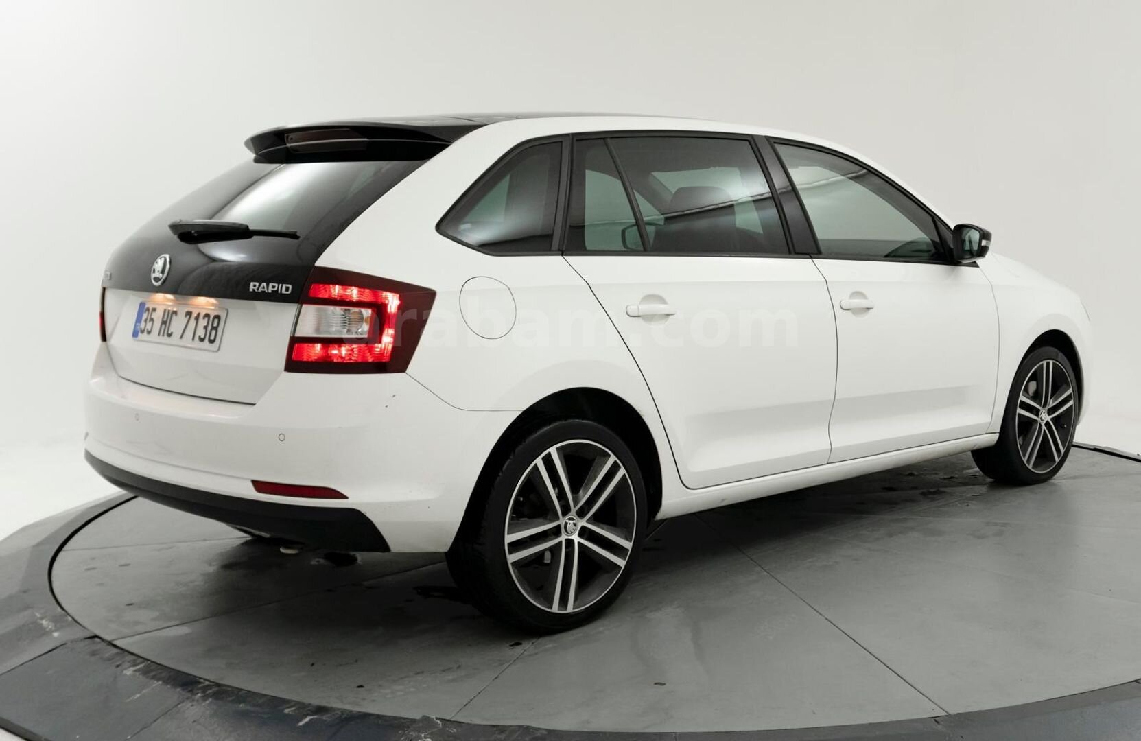 Sahibinden Skoda Rapid 1.6 TDI GreenTec Style 2015 Model 2