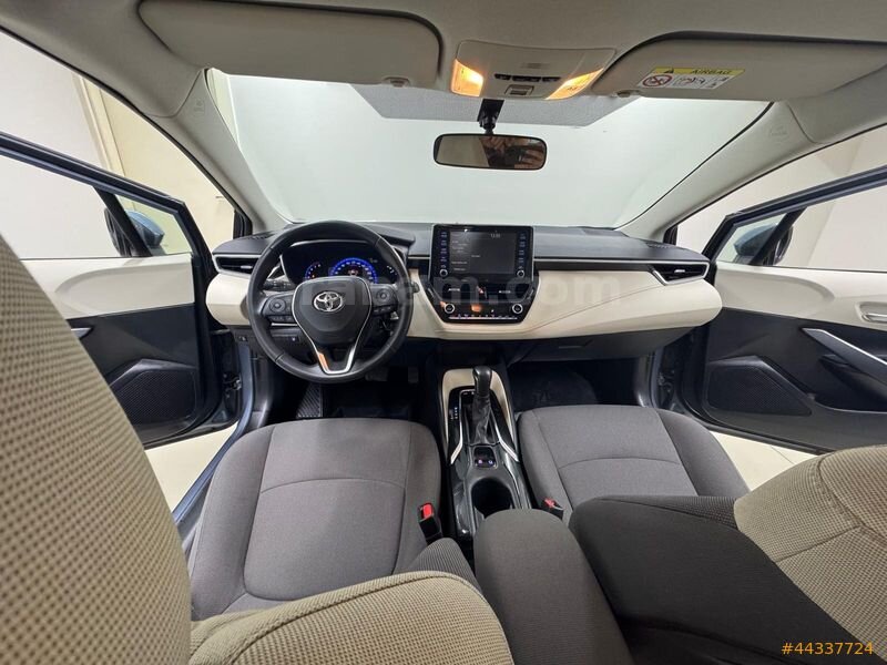 YÜCELER OTODAN 2022 MODEL TOYOTA COROLLA DREAM 1.5 MULTİDRİVES 7