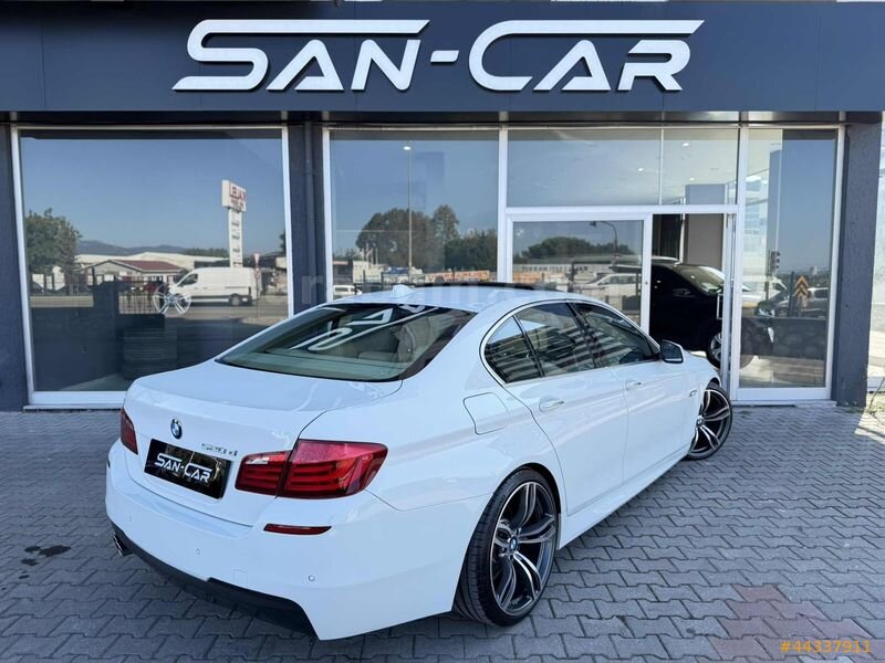 //SAN-CAR//2012 BMW 520d COMFORT/ 6