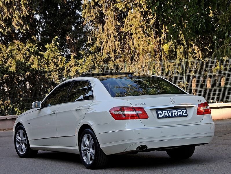 DAVRAZ Otomotiv 2011 Mercedes E 200 CGI Avantgarde 1 Parça lokal-HATASIZ-DEĞİŞENSİZ 6