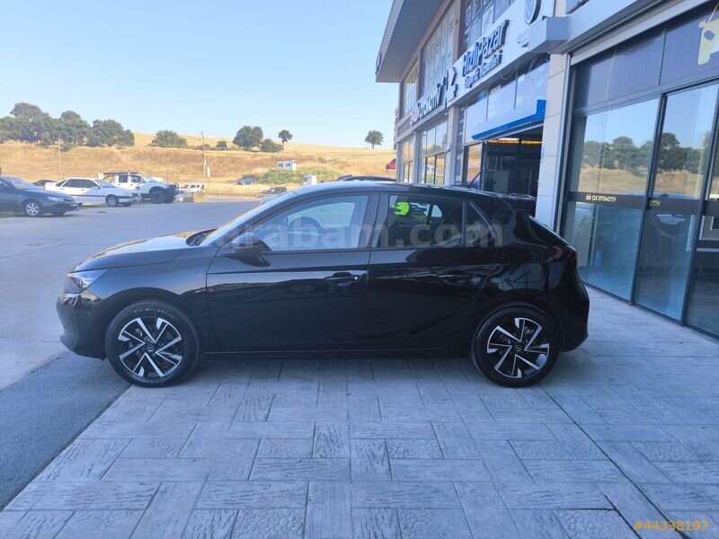 2025 HATASIZ 13 BİN KM CAM TAVAN K.ISITMA CORSA GS %20 FATURA 4