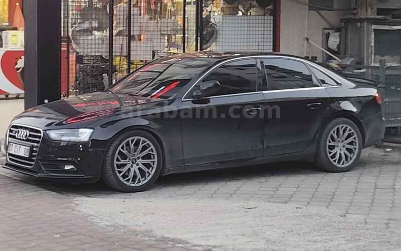 ACİL S LİNE Sahibinden Audi A4 Sedan 2.0 TDI 2013 Model Antalya 255.000 KM Siyah Sanrooflu 4