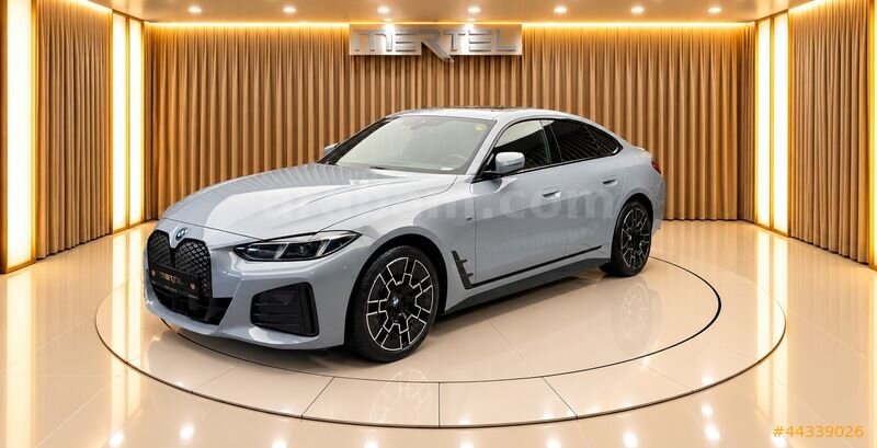 BOYASIZ/İ4 eDrive 40 M Sport/60AY ÖDEME İMKANI
