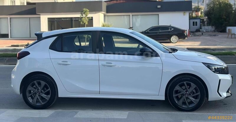 SERCAN OTO'DAN 2025 CORSA 1.2 T EDİTİON AT8 BOYASIZ GENİŞ EKRAN 5