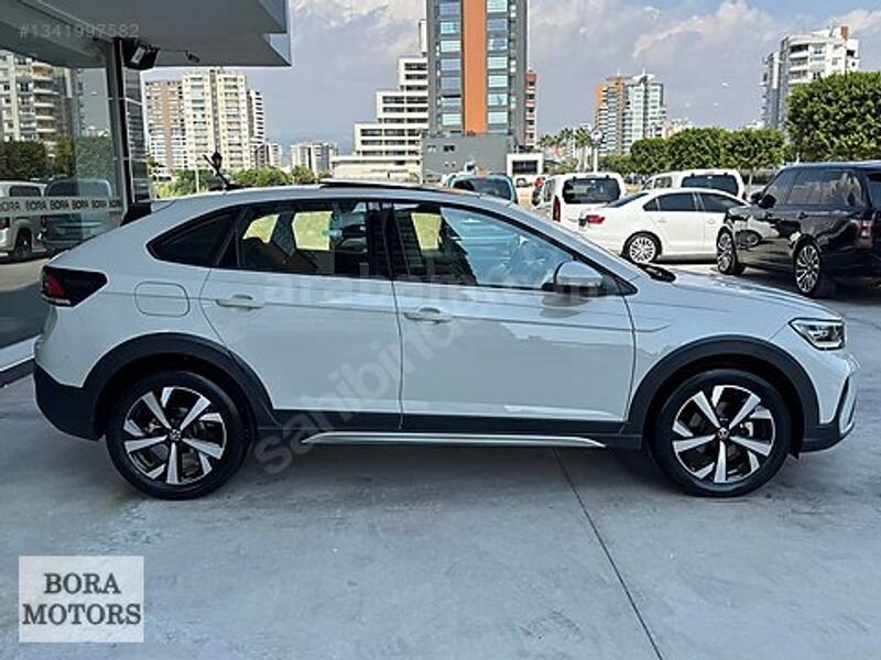 BORA MOTORS 2025 TAİGO 1.0TSİ STYLE 13.500Km CAMTAVAN+ACC BOYASZ 3