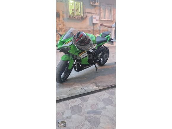 Galeriden Kawasaki Ninja ZX 6R 2024 Model Bitlis 6.100 KM Yeşil