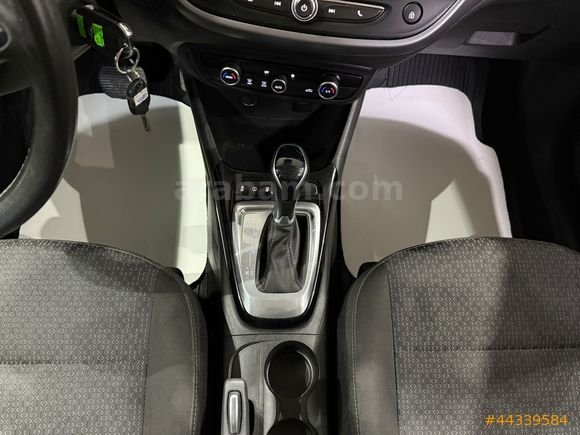Galeriden Opel Crossland 1.2 T Essential 2024 Model İzmir 68.286