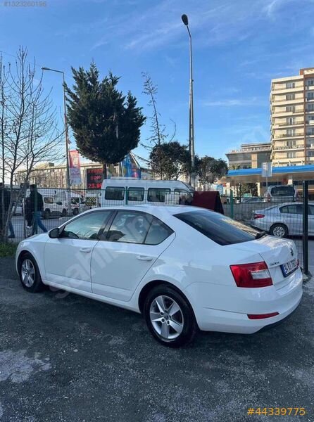 3E CAR DAN SKODA OCTAVİA DİZEL OTOMATİK