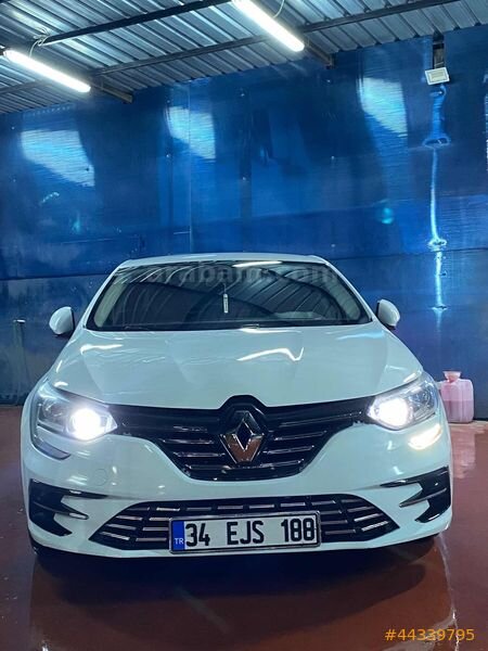 3E CAR DAN RENAULT MEGANE BENZİNLİ OTOMATİK 2