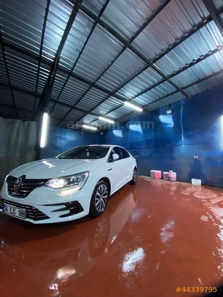 3E CAR DAN RENAULT MEGANE BENZİNLİ OTOMATİK 3
