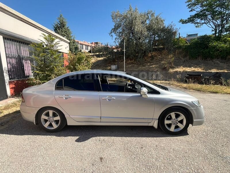 Öğretim Görevlisinden Honda Civic 1.6i VTEC Elegance 2007 Model 3